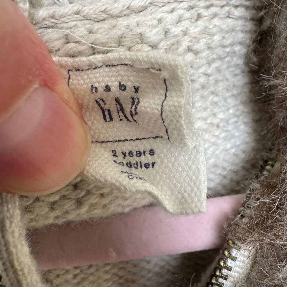 GAP 2T Girls Toddler Faux Fur Sleeveless Vest in Cream and Brown